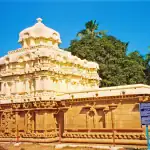 भारत का आखिरी गांव, जहां सड़क होती है खत्म और शुरू होते हैं असली पहाड़