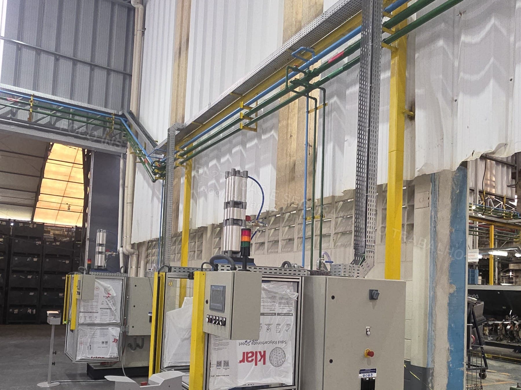 Registros Fotográficos FOCO - Imagem relacionada ao serviço Instalação de estrutura metálica para mezanino técnico de cubículo de média tensão, transformador 1000 kVA e QGBT 1600 A - FOCO-0145