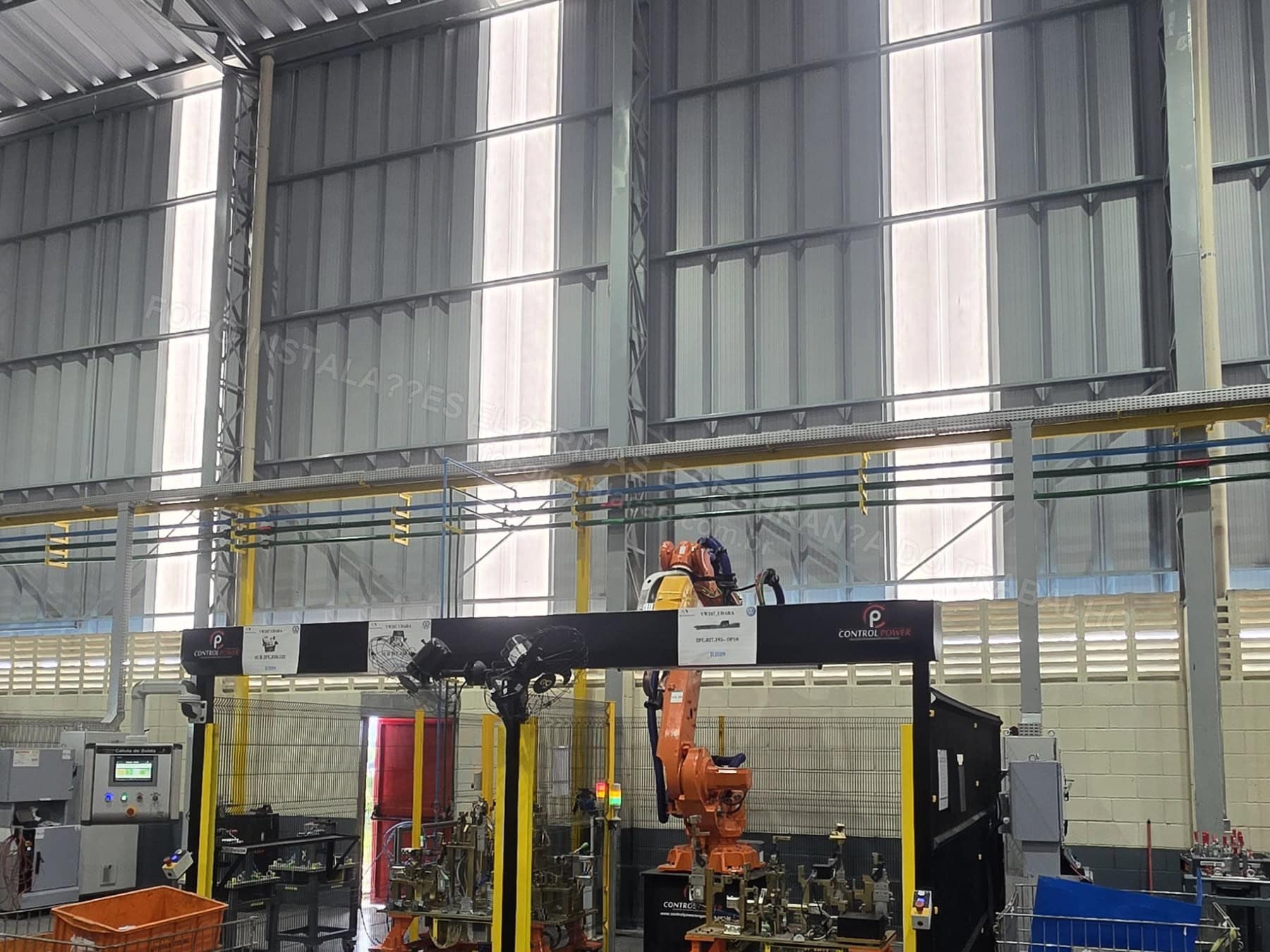 Registros Fotográficos FOCO - Imagem relacionada ao serviço Instalação de estrutura metálica para mezanino técnico de cubículo de média tensão, transformador 1000 kVA e QGBT 1600 A - FOCO-0148