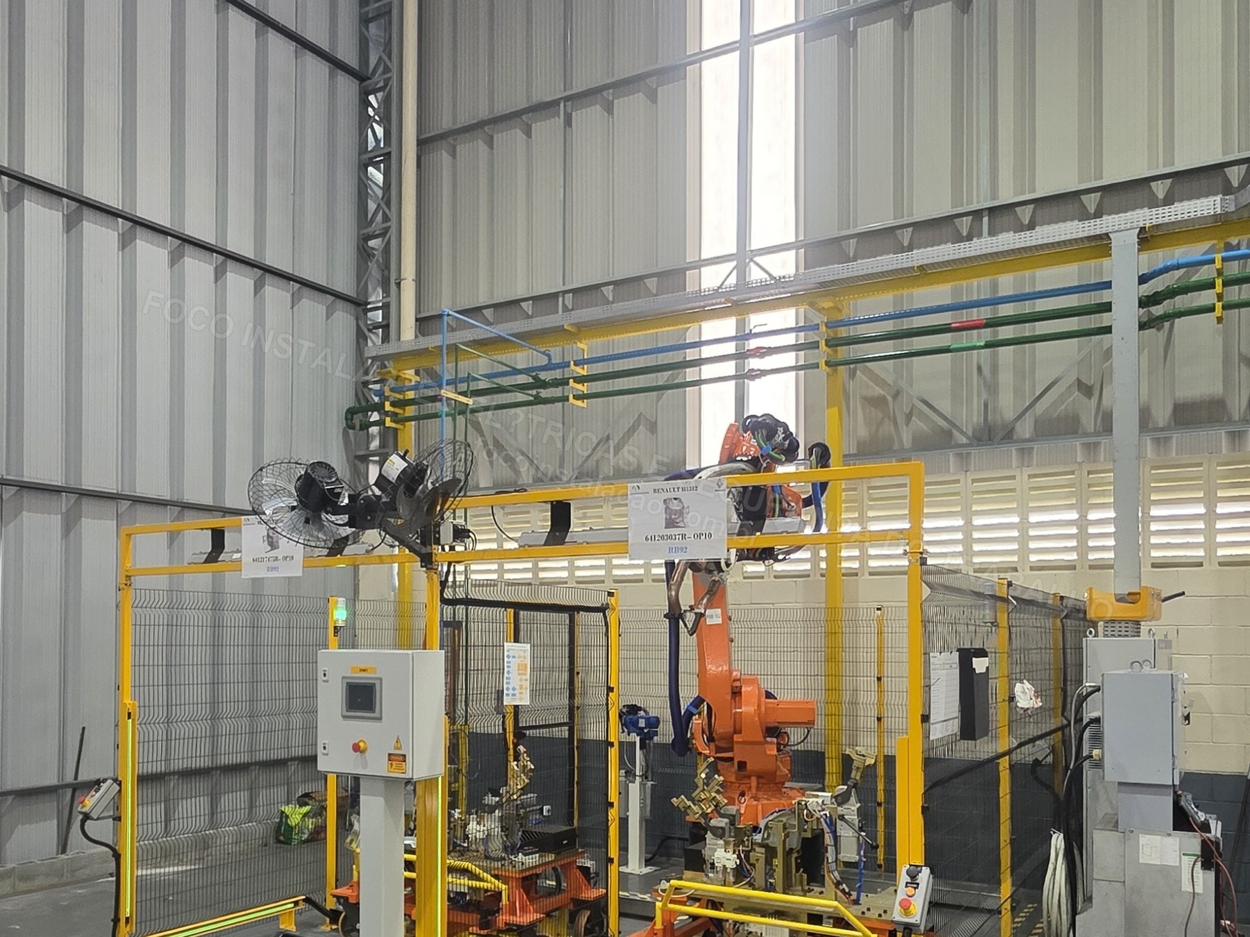 Registros Fotográficos FOCO - Imagem relacionada ao serviço Instalação de estrutura metálica para mezanino técnico de cubículo de média tensão, transformador 1000 kVA e QGBT 1600 A - FOCO-0153
