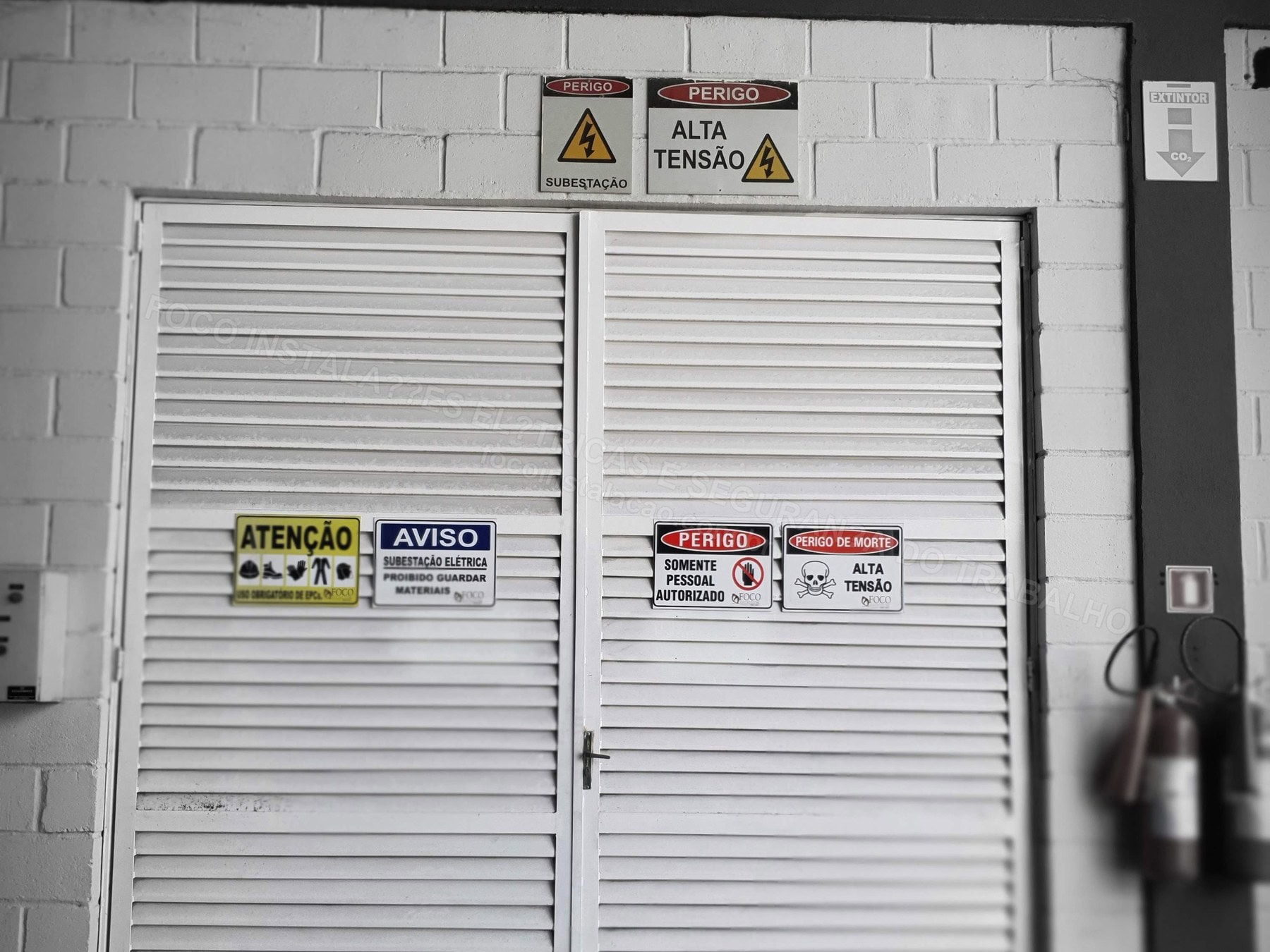 Registros Fotográficos FOCO - Imagem relacionada ao serviço Inspeção elétrica com sinalização de risco e documentação técnica - FOCO-0105
