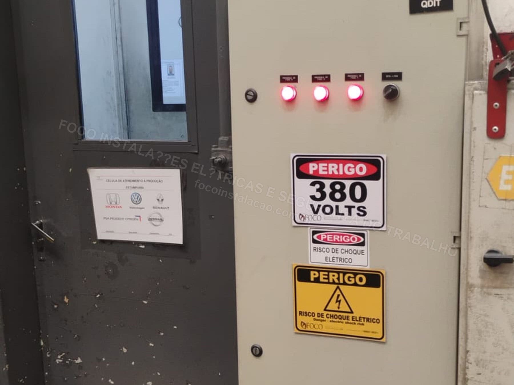 Registros Fotográficos FOCO - Imagem relacionada ao serviço Inspeção elétrica com sinalização de risco e documentação técnica - FOCO-0180