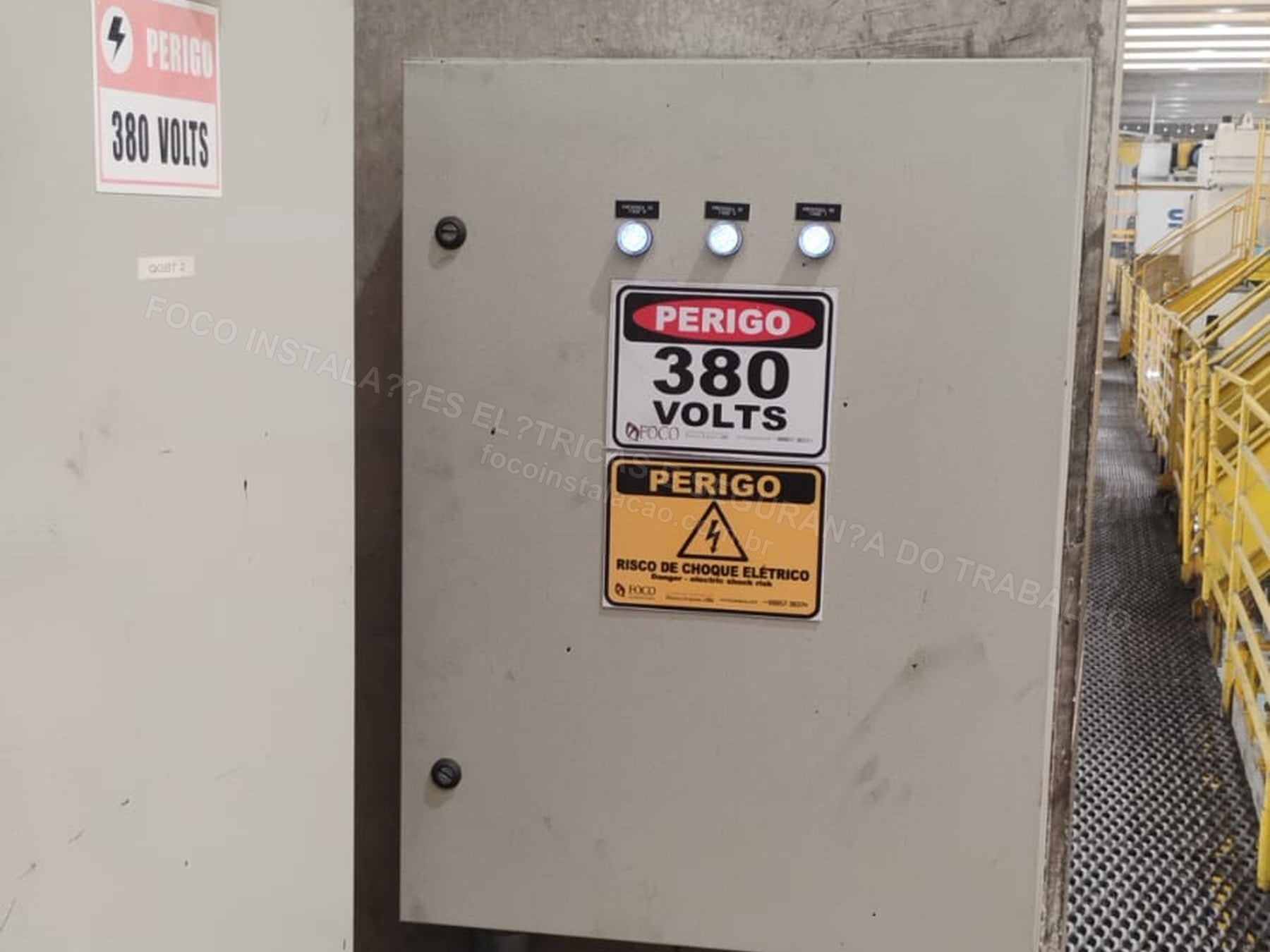 Registros Fotográficos FOCO - Imagem relacionada ao serviço Inspeção elétrica com sinalização de risco e documentação técnica - FOCO-0182