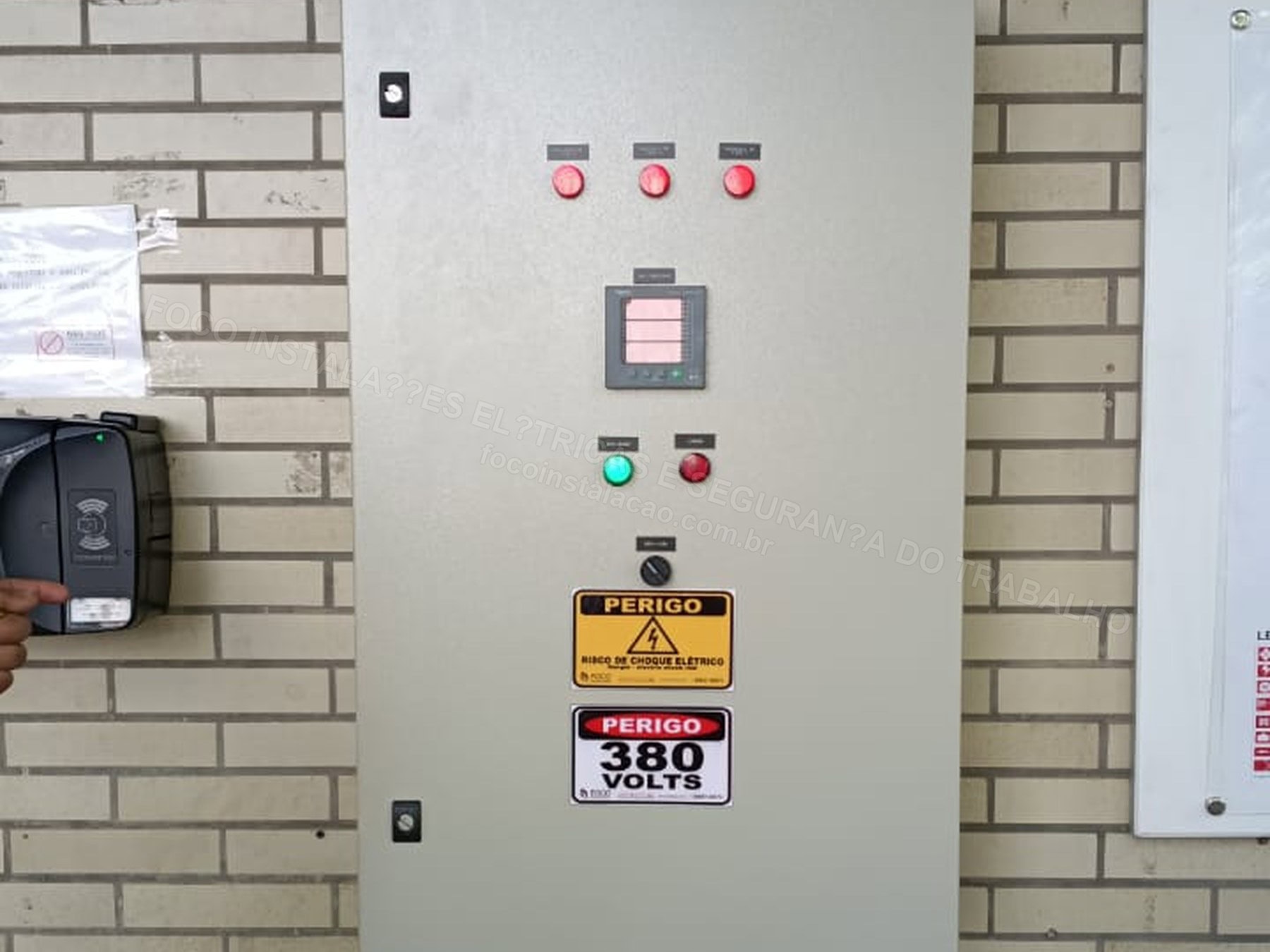 Registros Fotográficos FOCO - Imagem relacionada ao serviço Inspeção elétrica com sinalização de risco e documentação técnica - FOCO-0183