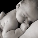 Accompagner le sommeil du tout-petit : pleurs, émotions et présence ajustée de l’adulte