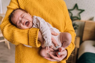 Formation sur le portage et RGO : les clés pour accompagner un bébé souffrant de reflux