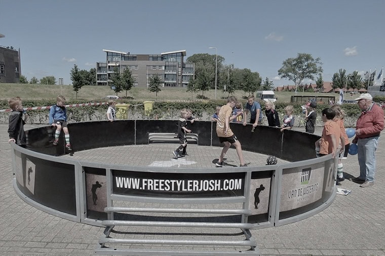 Pannakooi-3-huren-panna-voetbalkooi-verhuur-Freestyler-Josh