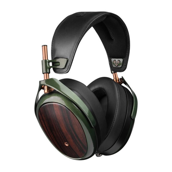 Meze Strada closed-back headphones are very luxurious.