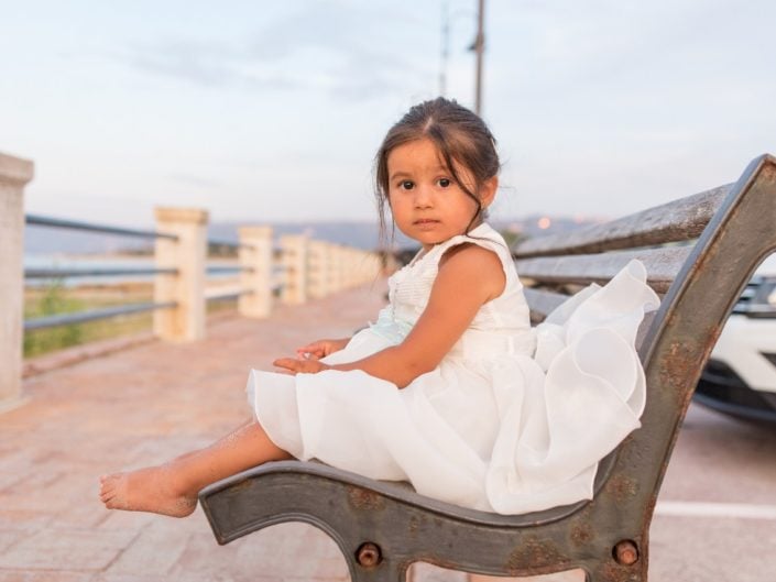 Bambina-Battesimo-Famiglia-45-705x529 Fotografo di Battesimo Cosenza Corigliano Rossano