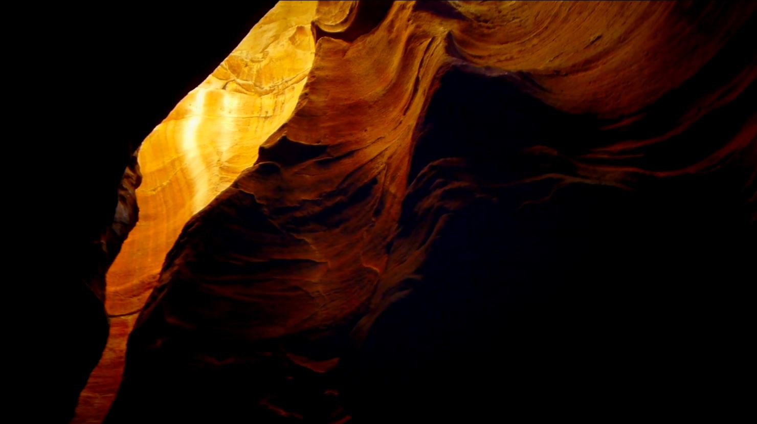 river caves canyon