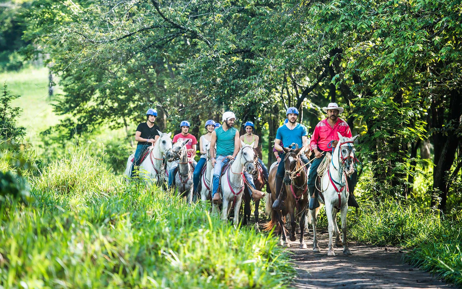 Horseback Riding to the Oropendula Waterfall