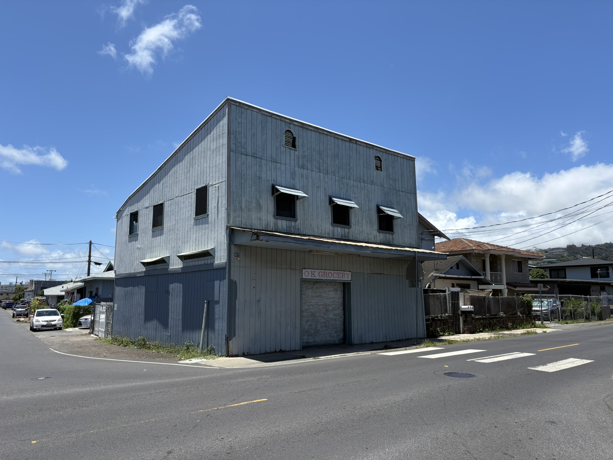 Exterior street view of 1104 Palama St commercial building in Kalihi, Honolulu