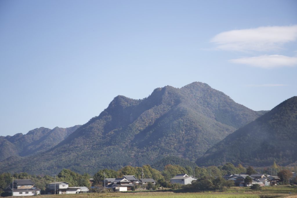 無鹿リゾートがある三尾山の麓、丹波の山里