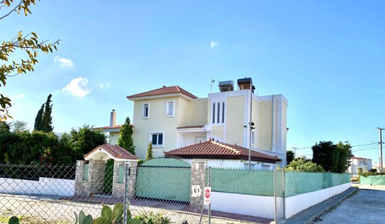 Luxury Villa for Sale in Lagonissi – 410 m² Estate with Mountain & Partial Sea Views
