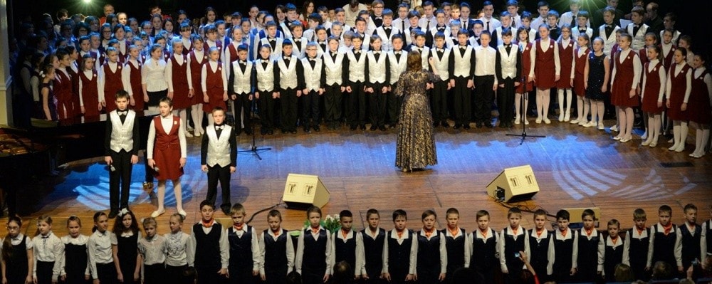 Сводный хор Орловской детской хоровой школы, дирижёр Дробышевская Л.В.