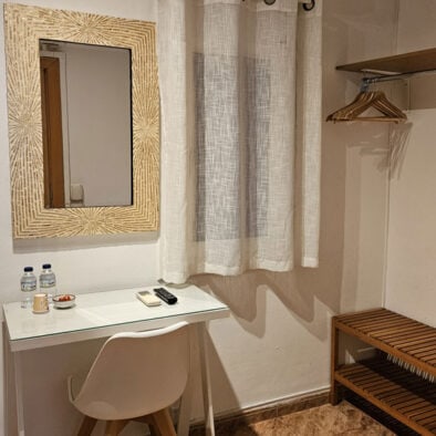 Habitación individual con baño compartido