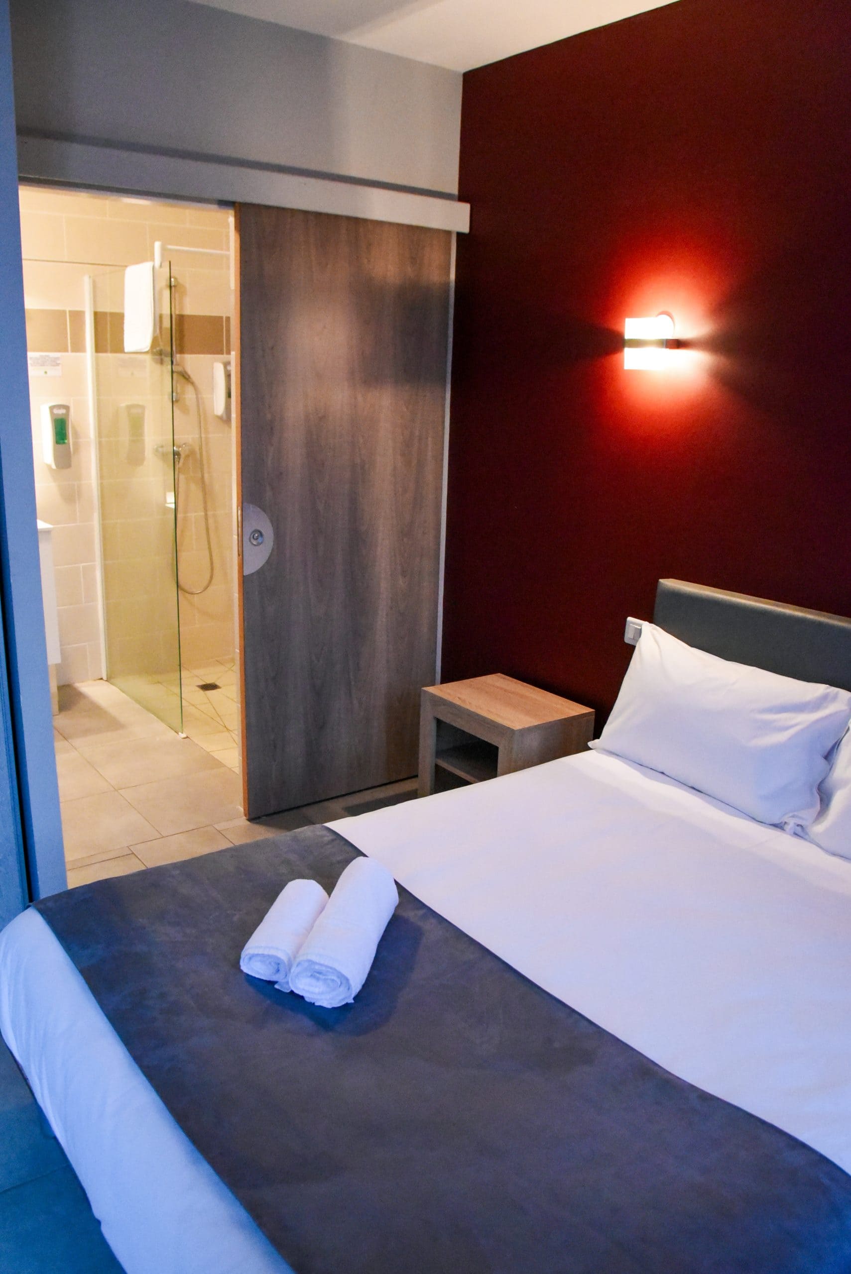 chambre double - hôtel du vieux pont Mazères chambre double - hôtel du vieux pont Mazères