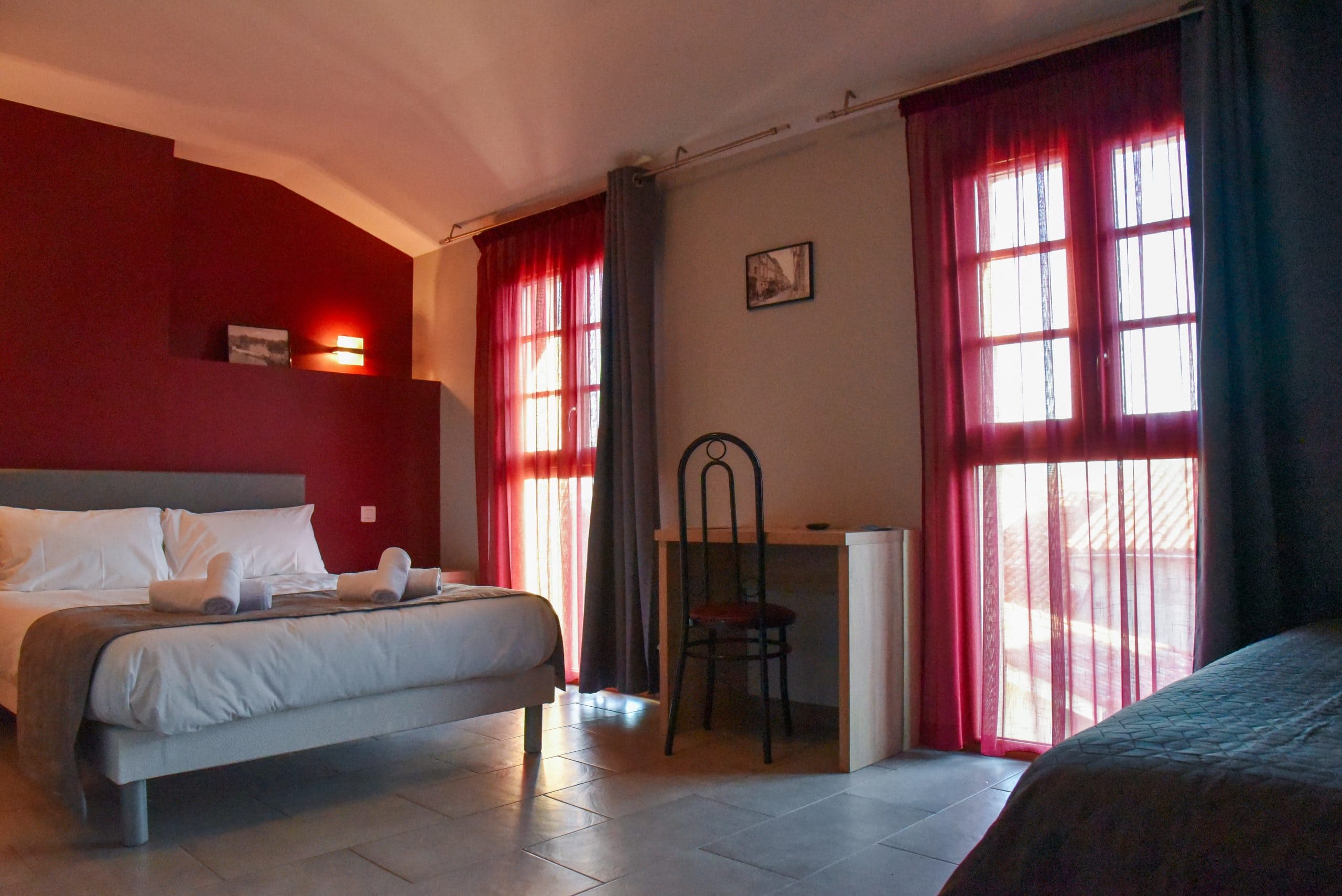 chambre triple - hôtel du vieux pont Mazères chambre triple - hôtel du vieux pont Mazères