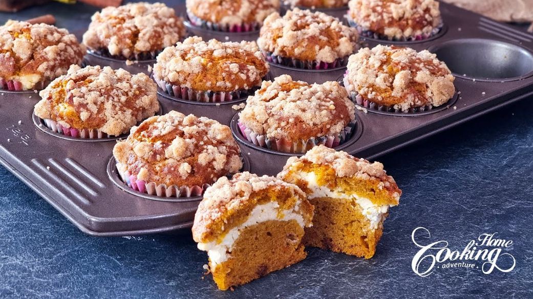 How To Make Pumpkin Cream Cheese Crumble Muffins