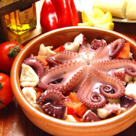 Imagen plato de pulpo para promoción audiovisual - Hüb Publicidad