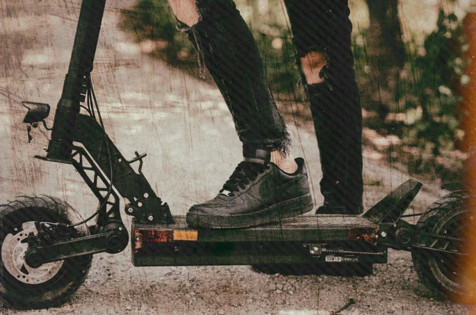 Wybuch hulajnogi elektrycznej a&nbsp;przegląd okresowy w&nbsp;serwisie