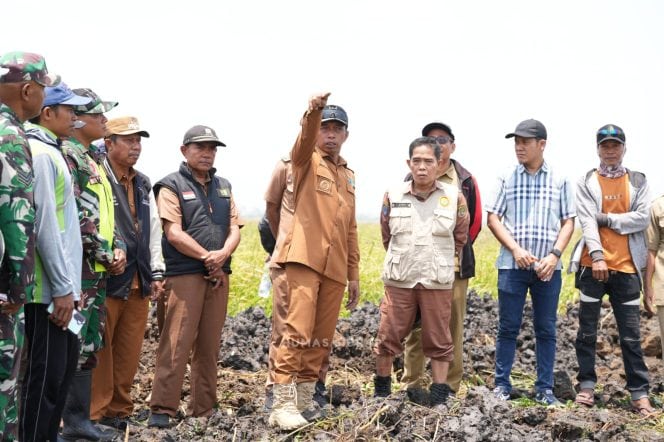 
 Bupati Syaharuddin Alrif Upayakan Penyelamatan Ratusan Hektare Sawah Lewat Pompanisasi Danau Sidenreng