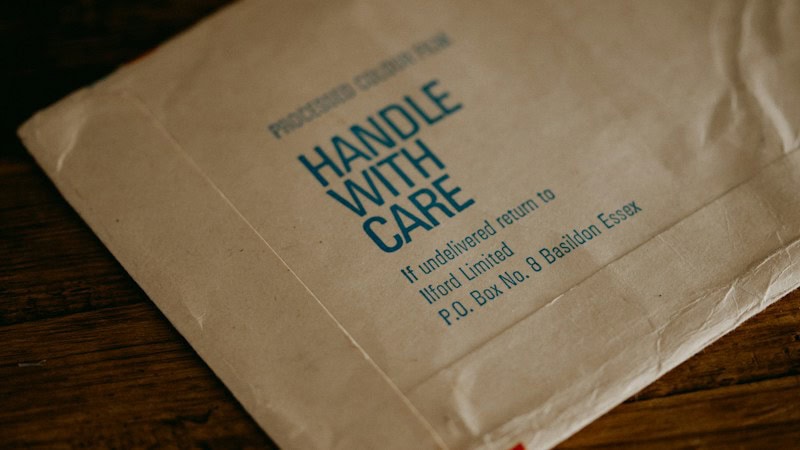 紙のしわ伸ばし完全ガイド|家庭でできる安全な直し方と失敗しにくいコツ