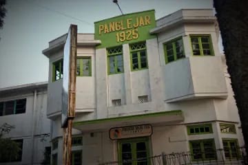 Menelisik Isi Prasasti Kolonial di Perkebunan Panglejar Cikalongwetan
