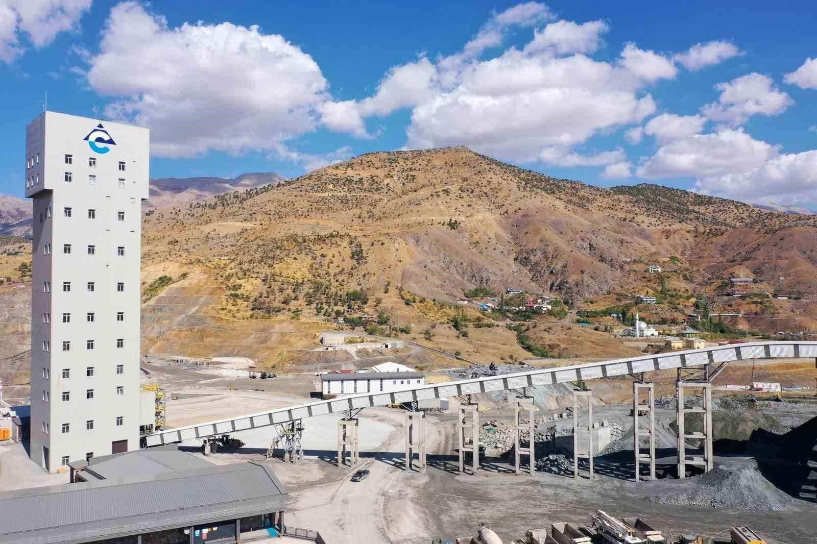 Türkiye’nin İlk Kadın Jumbo Delgi Operatörü: İrem Dınmaz