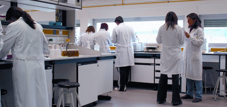 LAVELLI AUTONOMI IN LABORATORI GALENICI