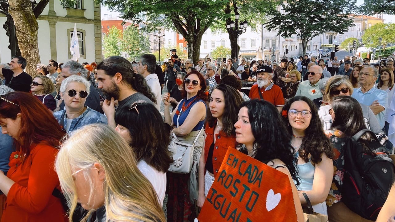 Marcha 25 de abril - Teatro Viriato (2023, Viseu) - Confirmar Abril
