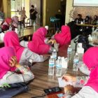 Emak-emak ngegosipin pilkada bersama KPU Kota Jambi, Senin, 21 Oktober 2024 | ran