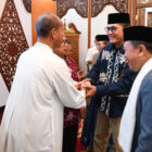 Kapolda Jambi bersama para pejabat utama Polda Jambi dan ibu-ibu Bhayangkari halal bihalal dengan Gubernur Jambi, Senin | pld