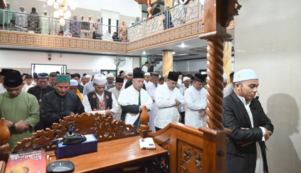 Salat id di Masjid Al Ikhlas Polda Jambi, Senin | pld