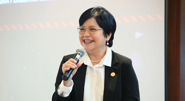 Sophia Wattimena