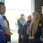 Bupati Tanjabtim, Romi Hariyanto, ketika mengecek Kantor Camat Kuala Jambi yang dikabarkan rusak parah, Rabu | dki-tjt
