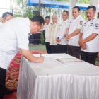 Bupati Muarojambi, Bambang Bayu Suseno menandatangani MoU bersama Kepala Badan Gizi Nasional (BGN) RI, di EV Garden, Kota Jambi, Rabu | dki-mj