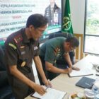 Danrem 042/Gapu dan Kajati Jambi menandatangani berita acara pengamanan, Kamis | pr