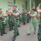Kepala Staf Angkatan Darat, Jenderal TNI Maruli Simanjuntak bersama para prajurit di Markas Korem Garuda Putih, Selasa | pr