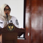 Bupati Tanjabtim, Dillah Hikmah Sari, menyampaikan sambutan pada kegiatan penyerahan SPPT dan BHKP PBB Sektor Pedesaan dan Perkotaan 2025, Rabu | dia