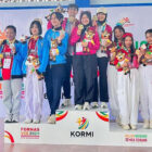 Wakil Wali Kota Jambi, Diza Hazra Aljosha bersama perserta Fornas VII asal Jambi, di Mataram, Nusa Tenggara Barat |dki-kj