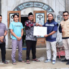 Pelindo Jambi menyalurkan banruan uang Rp100 juta untuk Masjid Al Munawarah, Tanjung Jabung Timur | pelindo