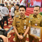 Wakil Wali Kota Jambi, Diza Hazra Aljosha, bersama Kepala Dinas Kominfo Kota Jambi, Abu Bakar | dki-kj