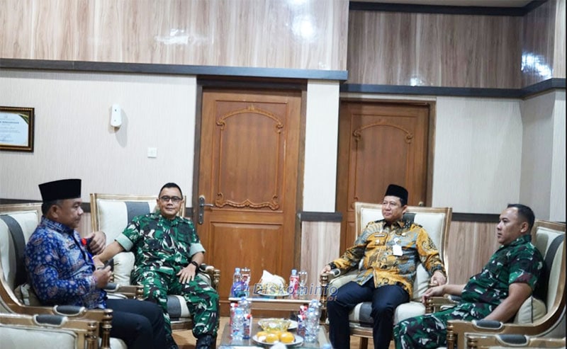 Bupati Dr. Bambang Bayu Suseno (BBS) bersama Wakil Bupati Junaidi H Mahir dan Sekretaris Daerah Budhi Hartono menerima kunjungan tim dari Pusterad | dki-mj