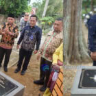 Sekda Muaro Jambi, Budhi Hartono, menghadiri penandatanganan komitmen Desa Sadar Hak Asasi Manusia, di Desa Muaro Jambi, Jumat | dki-mj
