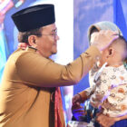 Wali Kota Jambi, Dr. Maulana menyerahan Pemberian Makanan Tambahan (PMT) untuk belasan anak berisiko stunting, di Maulidia Convention Center, Pematang Sulur, Telanaipura, Selasa | dki-kj