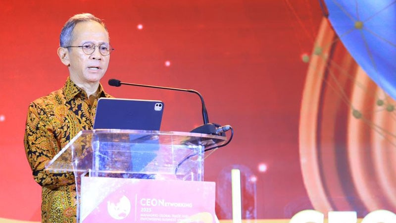 Ketua Dewan Komisioner OJK, Mahendra Siregar, pada acara CEO Networking 2025, di Jakarta, Selasa 18 November 2025 | pr

