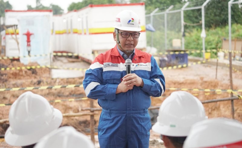 Direktur Pertamina Hulu Energi Awang Lazuardi mengungkapkan struktur Padang Pancuran merupakan penemuan besar PHE dengan hasil yang cukup memuaskan. Sumur Eksplorasi PPC-1 on stream per 23 Desember 2025, mengalirkan 541 BOPD minyak mentah | foto: skk migas