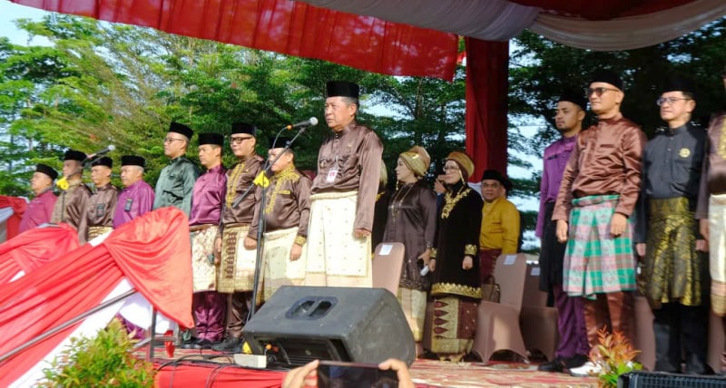 Wakil Gubernur Jambi, Abdullah Sani, memimpin upacara HUT 69 Provinsi Jambi, Selasa | fadli
