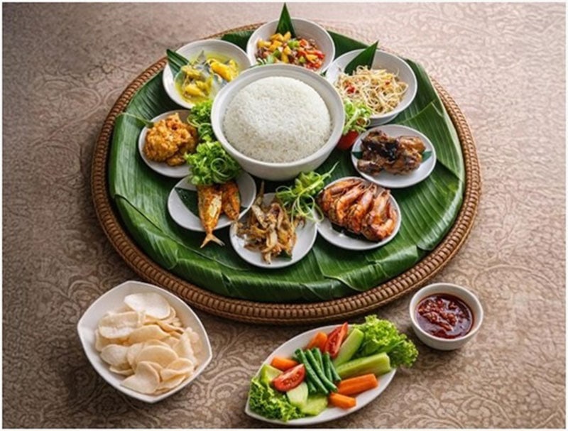 Paket makan siang “Sedulang” di Swiss-Belhotel Jambi | foto: sbj